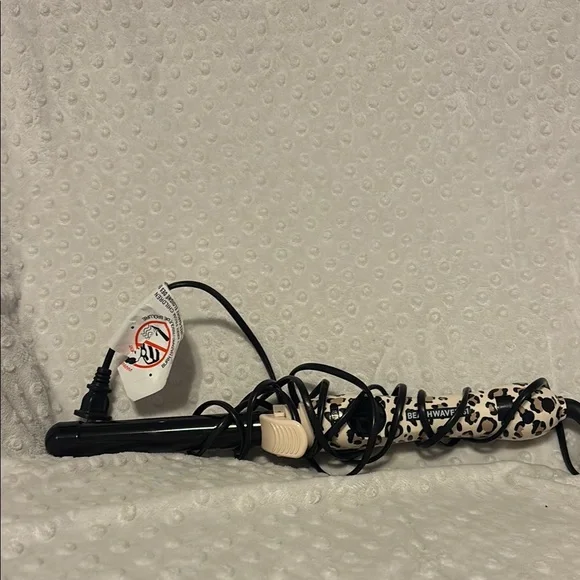 The Beachwaver Co. Leopard Pattern Curling Wand - Picture 1 of 1